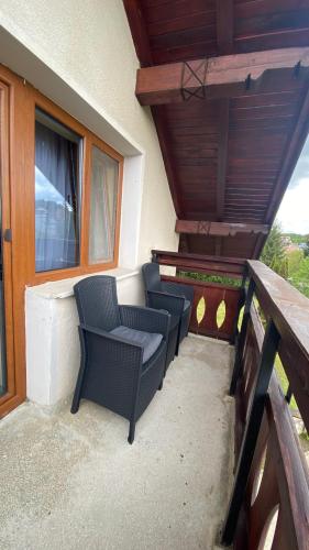 Balkoni atau teres di BELLESTAY