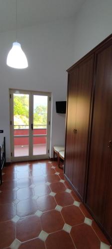 Μια τηλεόραση ή/και κέντρο ψυχαγωγίας στο B&B Casa Barone