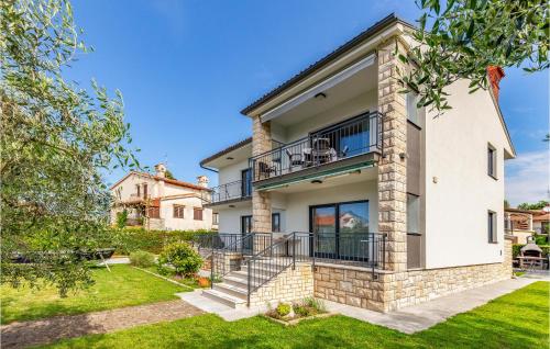 3 Bedroom Cozy Apartment In Medulin