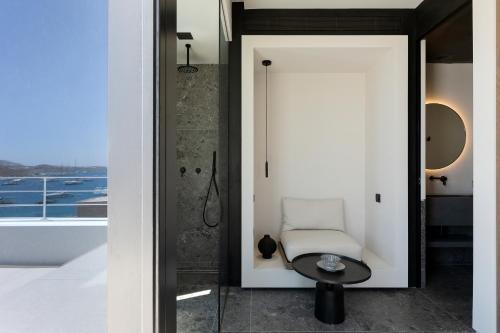 CUBIC Mykonos Seafront Design Suitesにあるバスルーム