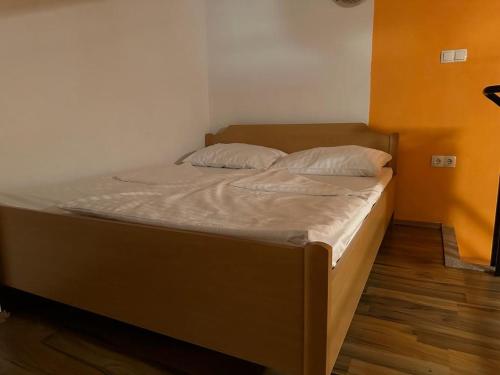 Posteľ alebo postele v izbe v ubytovaní Apartments Glend