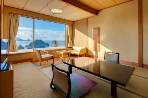 Gallery image of Dogashima New Ginsui in Nishiizu