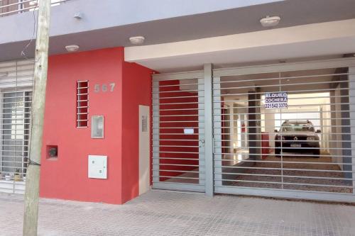 Gallery image of Luminoso monoambiente céntrico con cochera cubierta in La Plata