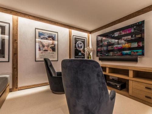 Appartement de Luxe avec Cheminée, Jacuzzi et Hammam, Skis aux Pieds - Méribel - FR-1-613-84