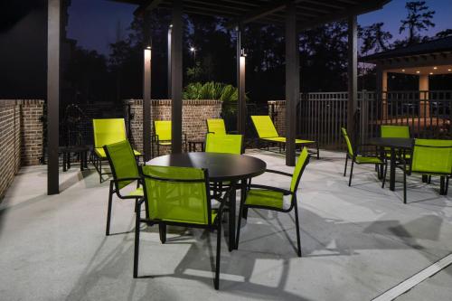 Kawasan patio atau luaran di SpringHill Suites Hilton Head Island
