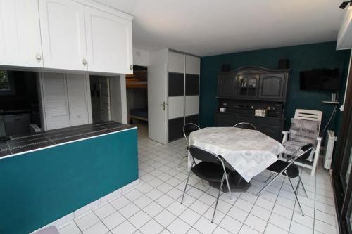 Dapur atau dapur kecil di Appartement Le Touquet - Jardin