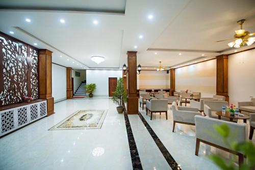 Χώρος καθιστικού στο Premier Vang Vieng Hotel