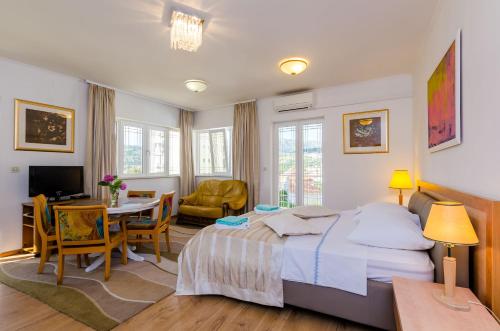 Apartments & Rooms V&M