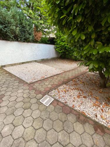 Κήπος έξω από το Ada Apartment