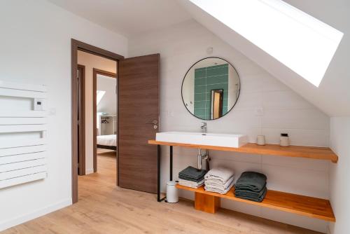 Ванная комната в Ti Menhir - Charmante maison pour 6 avec jardin