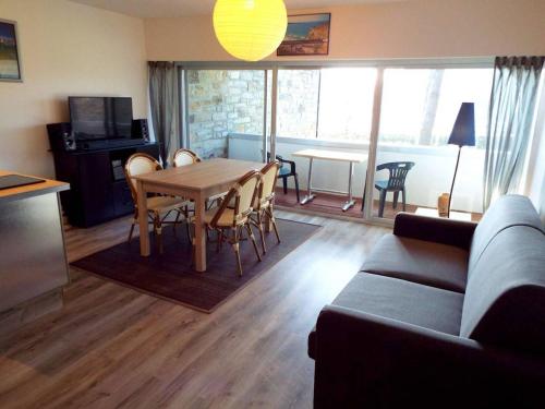 Appartement 2 pièces avec loggia - 300m de la plage de Carnac - FR-1-477-91