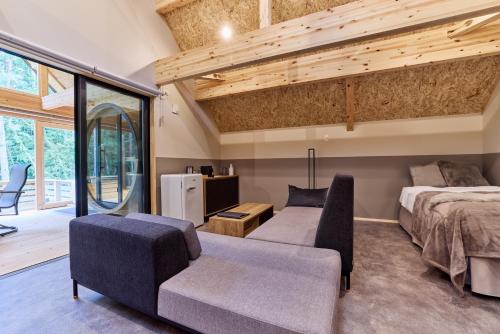 Postel nebo postele na pokoji v ubytování enico MtFuji Resort&Glamping