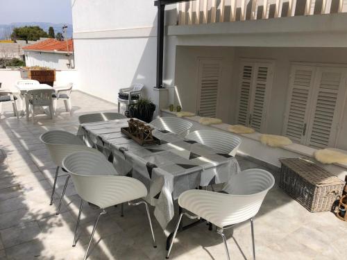 Gallery image of Karina Apartments in Supetar