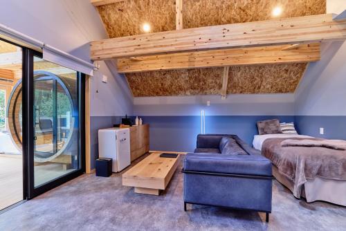 Postel nebo postele na pokoji v ubytování enico MtFuji Resort&Glamping