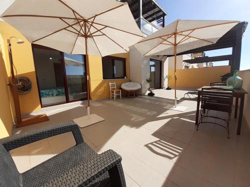 Apartamento en Águilas con amplia terraza y piscina