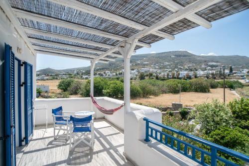 En balkon eller terrasse på Livadia Seaside Studios 14