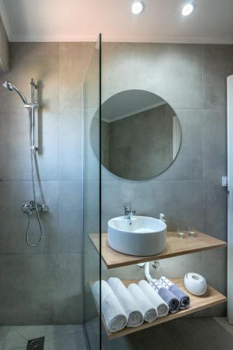 Bilik mandi di Georgia Vicky Studios & Apartments