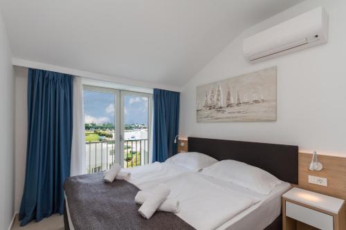 Supreme Apartment Miramare with Sea View