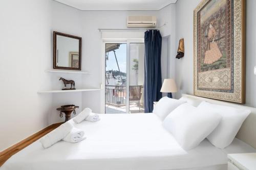 All time Classic: Pianist's 5th FL Apt @ Acropolis