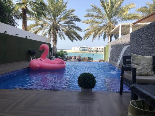 Amwaj IslandPrivate pool with Beachfront access Villa的相册照片