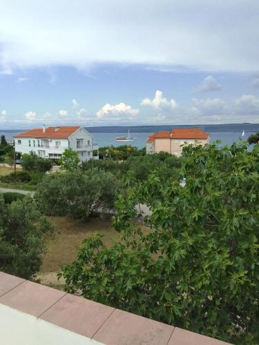 Olives & Figs Retreat by the sea - zen apartments 100 m from the beach