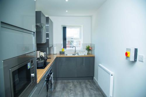 Bridge Court by Sterling Edge - Stylish 1-Bed Apartments with Balcony or Private Garden and Free Onsite Parking photo 85
