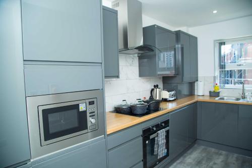 Bridge Court by Sterling Edge - Stylish 1-Bed Apartments with Balcony or Private Garden and Free Onsite Parking photo 84