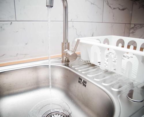 Bridge Court by Sterling Edge - Stylish 1-Bed Apartments with Balcony or Private Garden and Free Onsite Parking photo 39