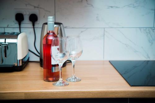 Bridge Court by Sterling Edge - Stylish 1-Bed Apartments with Balcony or Private Garden and Free Onsite Parking photo 30