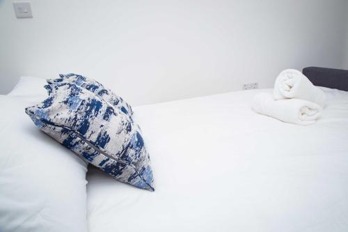 Bridge Court by Sterling Edge - Stylish 1-Bed Apartments with Balcony or Private Garden and Free Onsite Parking photo 22