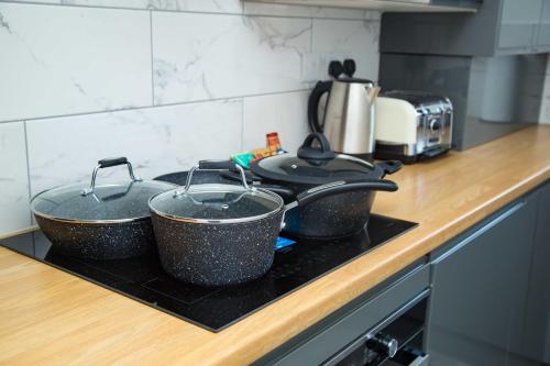 Bridge Court by Sterling Edge - Stylish 1-Bed Apartments with Balcony or Private Garden and Free Onsite Parking photo 33