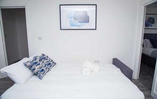 Bridge Court by Sterling Edge - Stylish 1-Bed Apartments with Balcony or Private Garden and Free Onsite Parking photo 21