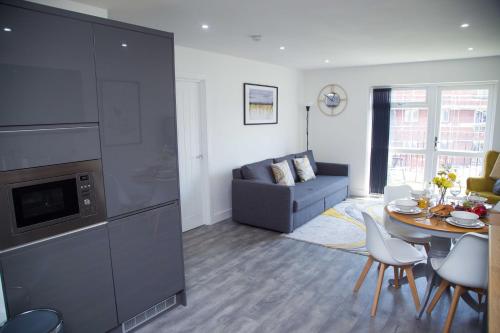 Bridge Court by Sterling Edge - Stylish 1-Bed Apartments with Balcony or Private Garden and Free Onsite Parking photo 55
