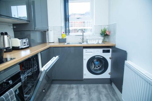 Bridge Court by Sterling Edge - Stylish 1-Bed Apartments with Balcony or Private Garden and Free Onsite Parking photo 32