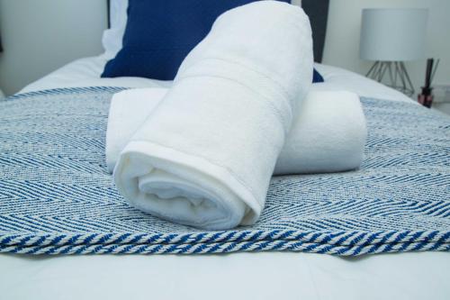 Bridge Court by Sterling Edge - Stylish 1-Bed Apartments with Balcony or Private Garden and Free Onsite Parking photo 51