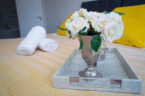 Bridge Court by Sterling Edge - Stylish 1-Bed Apartments with Balcony or Private Garden and Free Onsite Parking photo 49