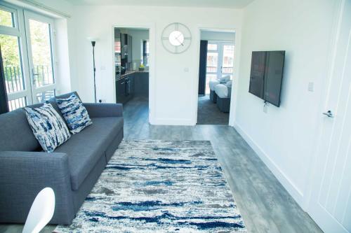 Bridge Court by Sterling Edge - Stylish 1-Bed Apartments with Balcony or Private Garden and Free Onsite Parking photo 54