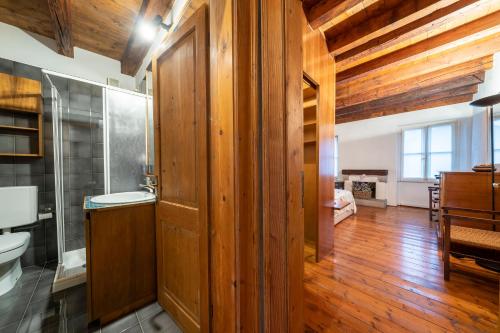 Et badeværelse på Atelier San Giacomo - Central Apartment