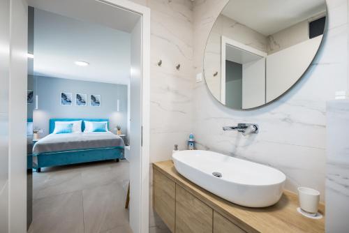 Ένα μπάνιο στο Villa Burin