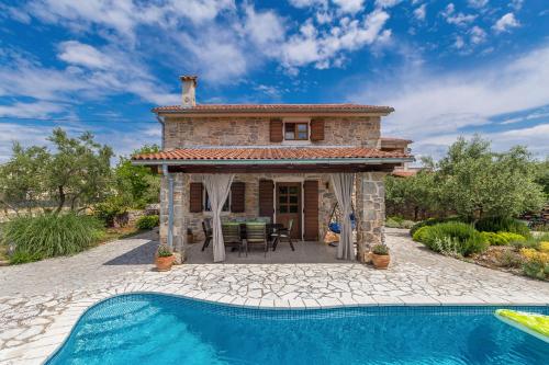 Holiday house ANDREA with pool
