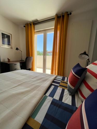 Photo de la galerie de l'établissement Villa Mediterranea Clim, Piscine, Cuisine d'été Pérols, à Pérols