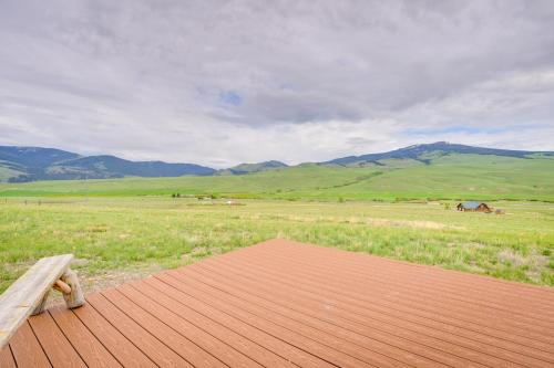 Rural Divide Cabin with Mountain Views! – Photos 3