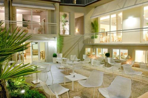 Posezení v ubytování HOTEL TRIONFAL - Fronte Mare - Vicinissimi al Centro
