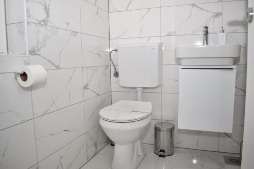 Gallery image of Villa Rosa Rooms in Punat