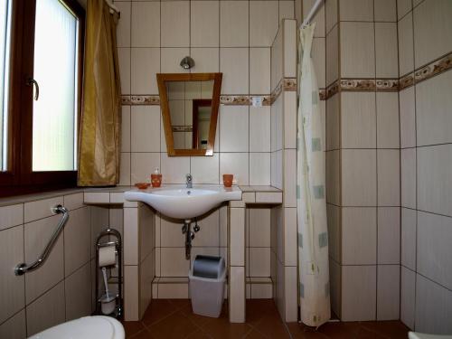 Ένα μπάνιο στο Sárréti Apartmanház