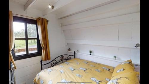 Postel nebo postele na pokoji v ubytování AC/DC Glamping
