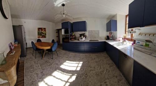 Nhà bếp/bếp nhỏ tại MAISON EN PIERRE ATYPIQUE