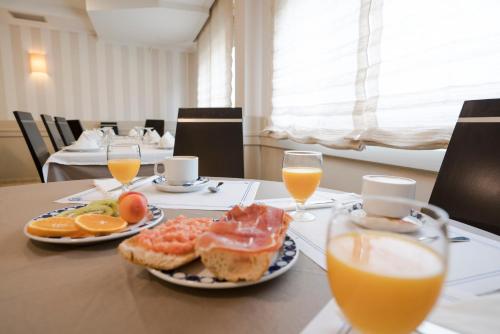 Φαγητό σε αυτό το ξενοδοχείο ή κάπου εκεί κοντά