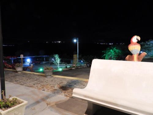 Bazén v ubytování Encanto dos Pássaros nebo v jeho okolí