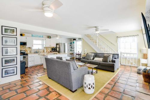 Gallery image of Surfside Beach Home with Deck, Views and Beach Access! in Surfside Beach